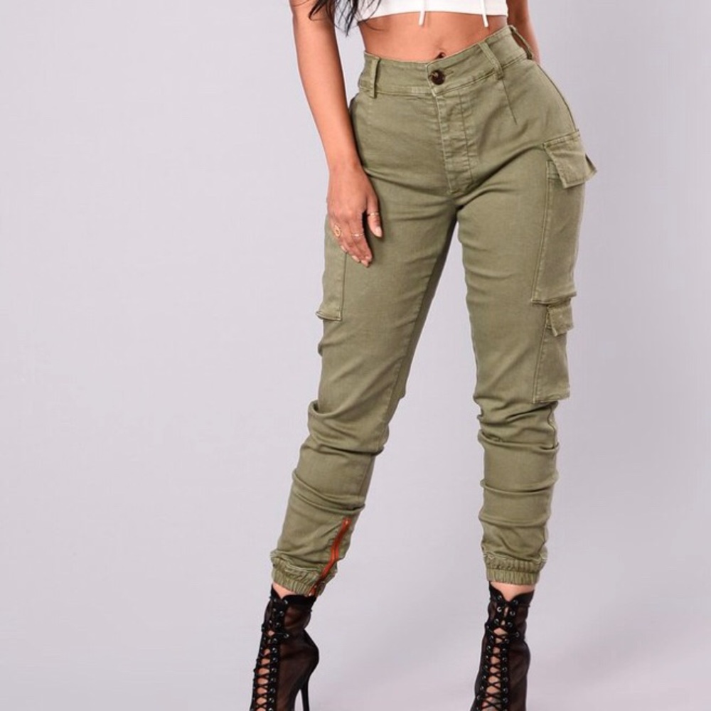 Women’s Cargo Pants